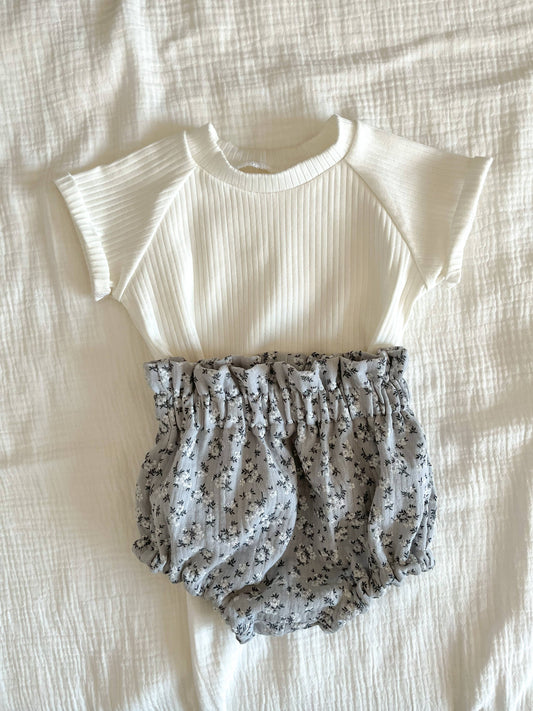Baby Bloomers - Gray/ White Flowers